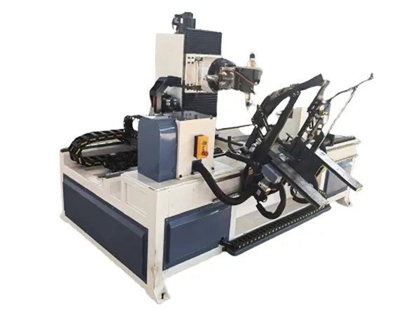 مخرطة خشب ذكية CNC ذات خمسة محاور