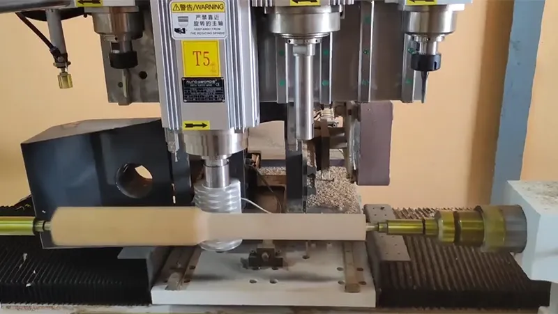 مخرطة خشب ذكية CNC ذات أربعة محاور - 1