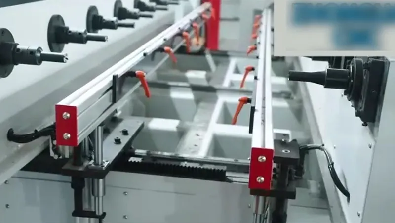 مركز تشغيل CNC متطور ذو خمسة محاور وأربعة رؤوس - 1