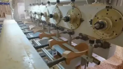 مركز تشغيل CNC متطور ذو خمسة محاور وثمانية رؤوس 