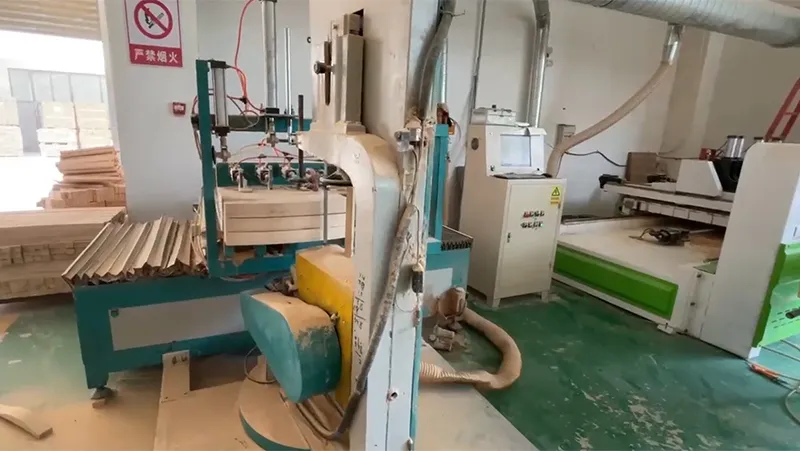 ماكينة منشار شريط CNC