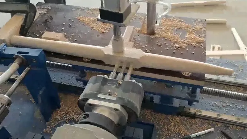 ماكينة CNC للحفر والتفريز والتثقيب على الأرجل الخشبية