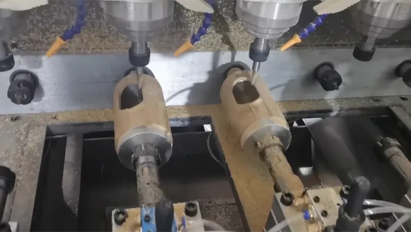 ماكينة رواتر CNC متعددة الرؤوس