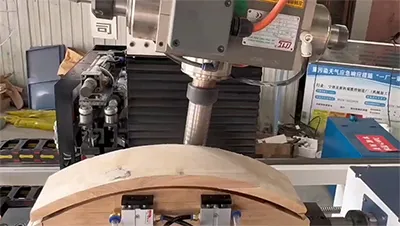 مخرطة خشب ذكية CNC ذات خمسة محاور - 1