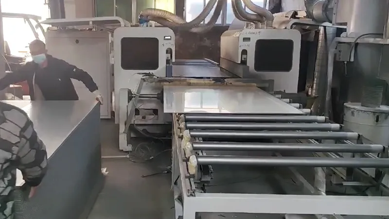 ماكينة تفريز حواف ألواح جدران خشب بنظام CNC (من جانبين) 2