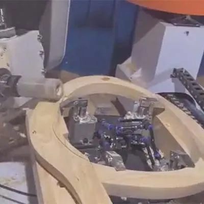 مخرطة خشب ذكية CNC ذات خمسة محاور ثنائية الطاولة