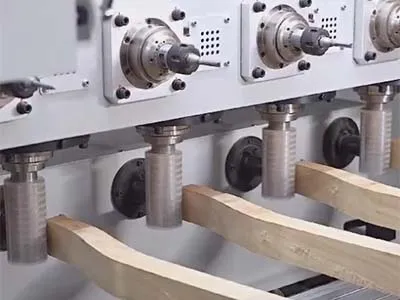 مركز تشغيل CNC متطور ذو خمسة محاور وأربعة رؤوس 