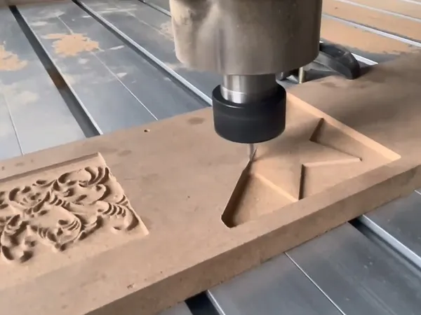 ماكينات رواتر النجارة CNC