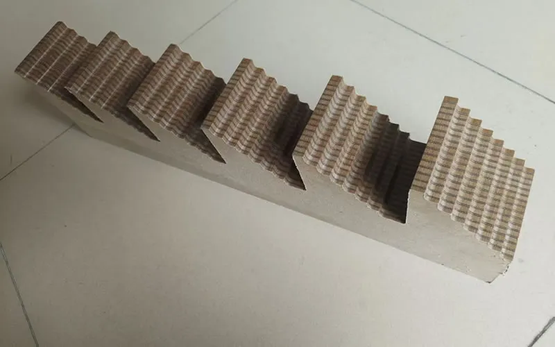 ماكينة قطع خشب بنظام CNC عالية الدقة