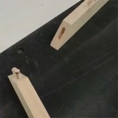 ماكينة CNC متعددة المهام لتشكيل لسان التثبيت وفتحة النقر