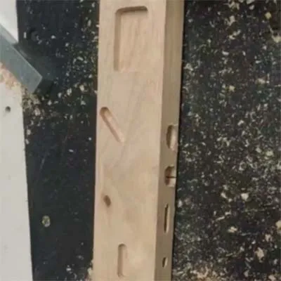 ماكينة CNC متعددة المهام لتشكيل لسان التثبيت وفتحة النقر