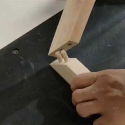 ماكينة CNC متعددة المهام لتشكيل لسان التثبيت وفتحة النقر