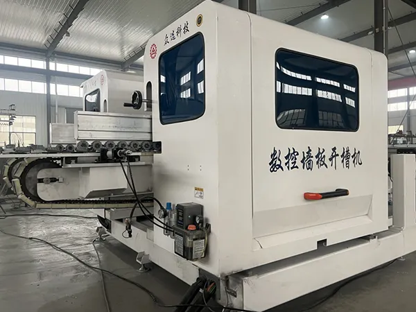 ماكينة تفريز حواف ألواح جدران خشب بنظام CNC (من جانبين)