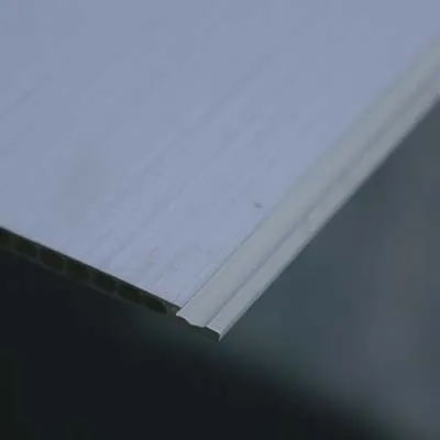 ماكينة تفريز حواف ألواح جدران خشب بنظام CNC (من جانب واحد)
