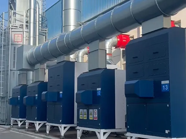 مجمعات الغبار ذات المرشحات الكيسية بنظام النفث النبضي (التنظيف بالنبضات الهوائية)